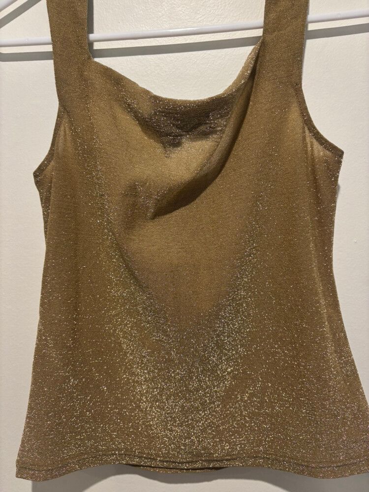 gold singlet