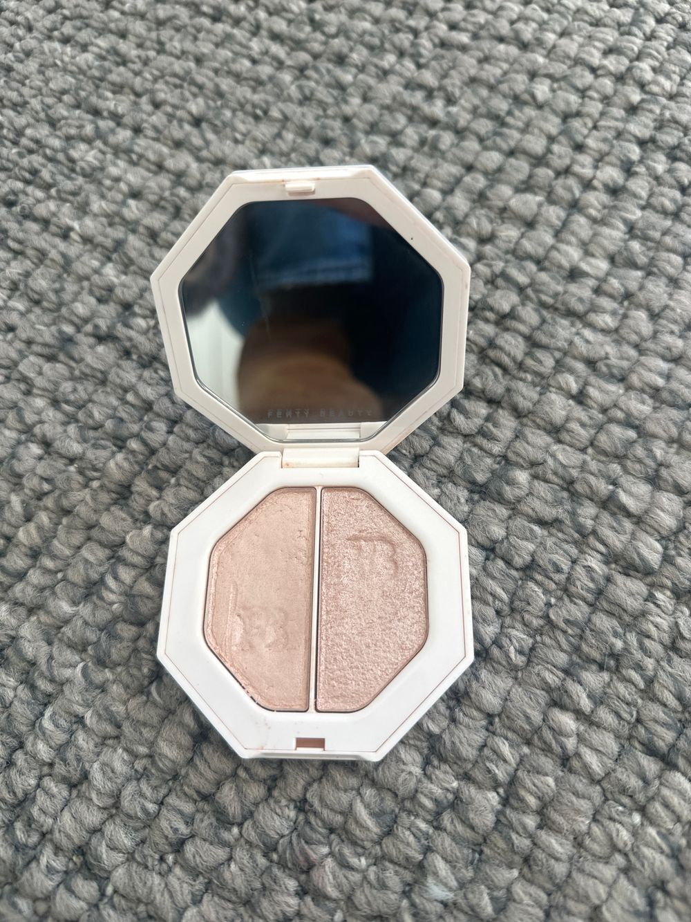 Fenty highlighter