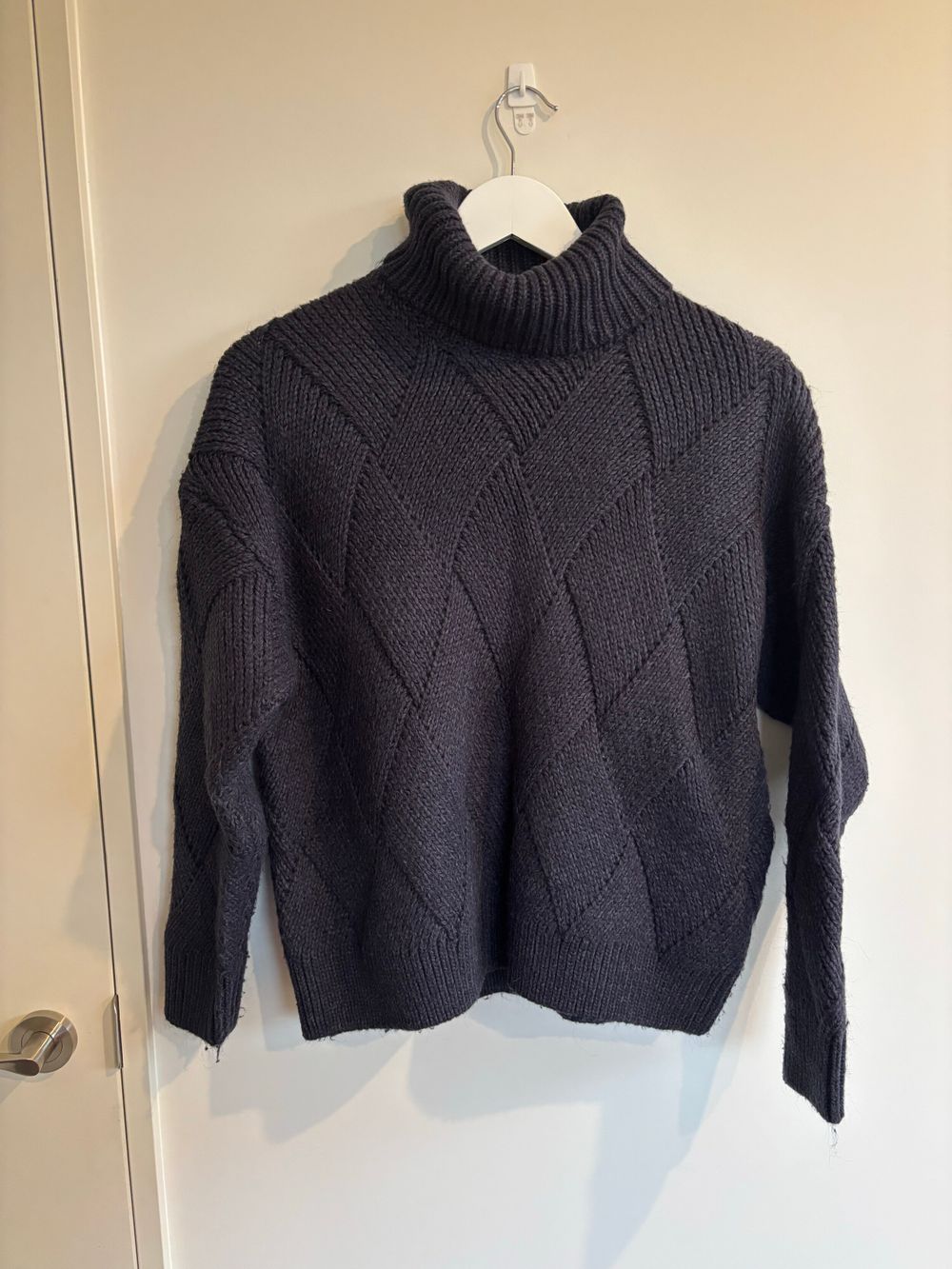 DECJUBA Navy Turtleneck Jumper