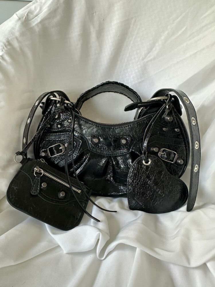 baalenciaga shoulder bag balck reflect