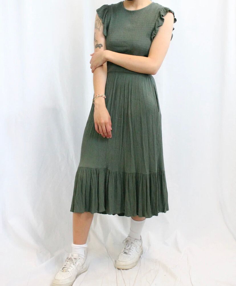 Decjuba - Decjuba Shirred Midi Dress - Size 8 on Designer Wardrobe