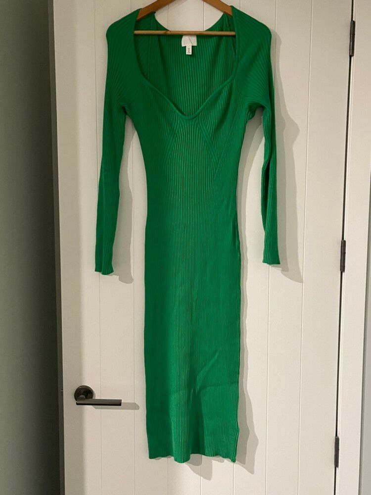 H&M - Green Knitted Long Sleeve Dress on Designer Wardrobe H&M - Green Knitted Long Sleeve Dress on Designer Wardrobe