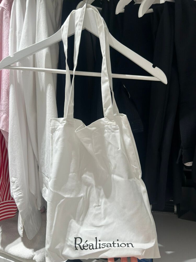 Realisation par White Tote