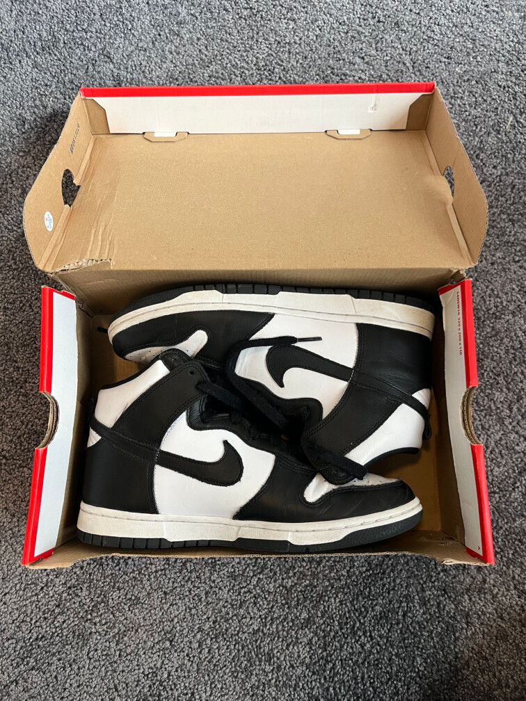 Nike panda dunks