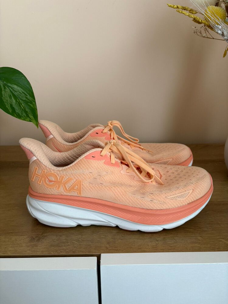 Hoka Women’s Clifton 9s