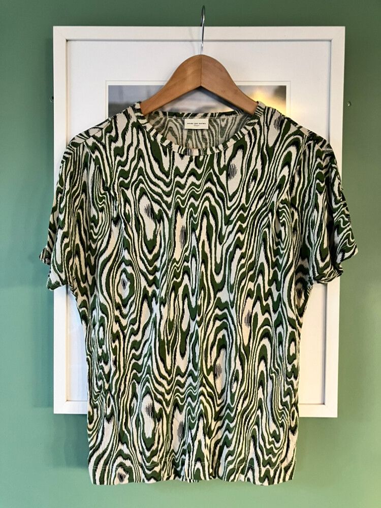 Tシャツ・カットソー DRIES VAN NOTEN Woman T-Shirt Green 0111261630 602 Dries Van Noten - Dries Van Noten Green Patterned Tee on
