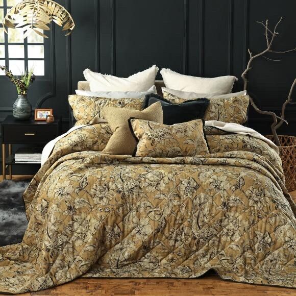 M.M Linen Bedspread Set