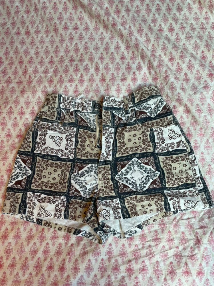 Espirt Patterned shorts