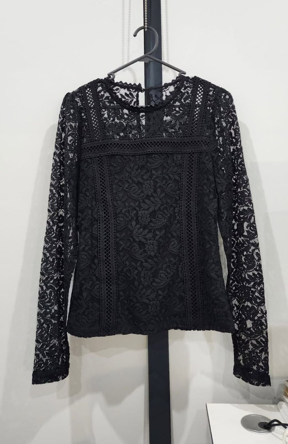 Black Lace Long Sleeve Top