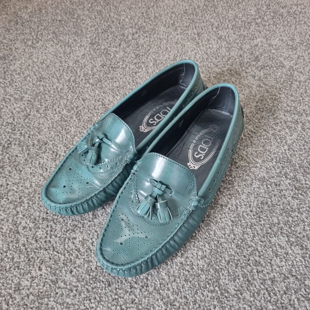Tod's Gommino Emerald Green Tassel Patent Leather Driving Loafers