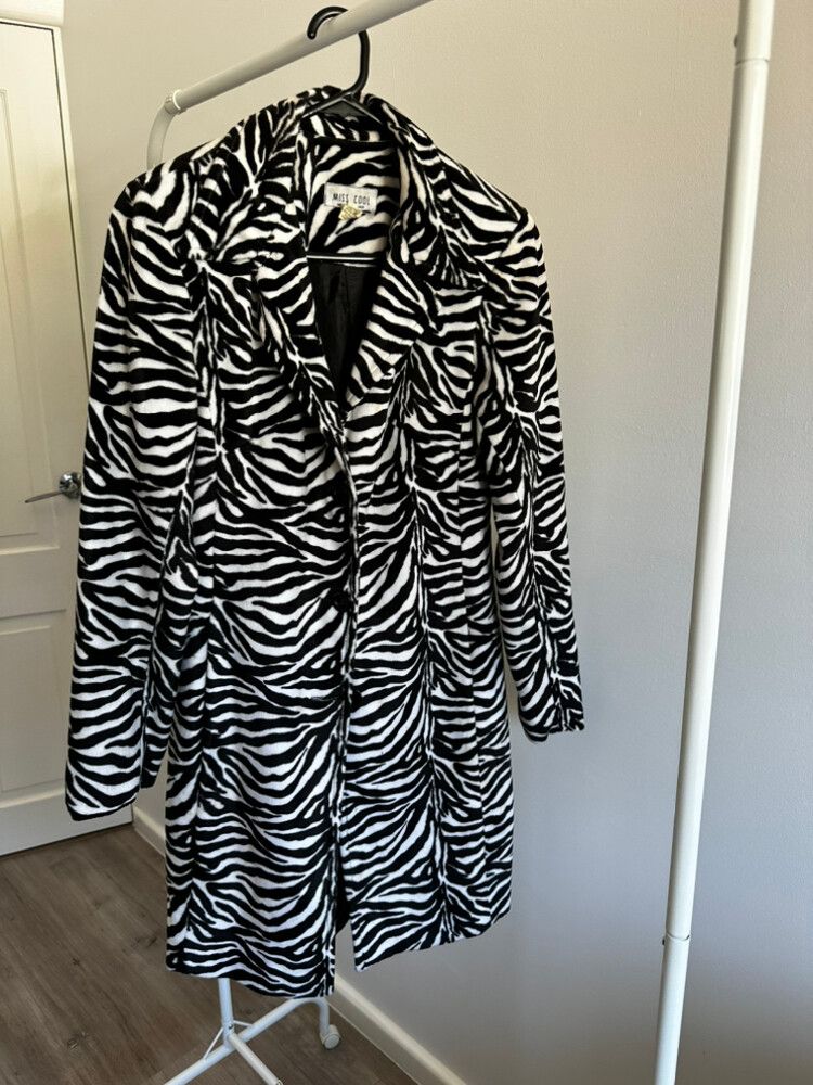 VINTAGE Look Zebra Coat Size 8