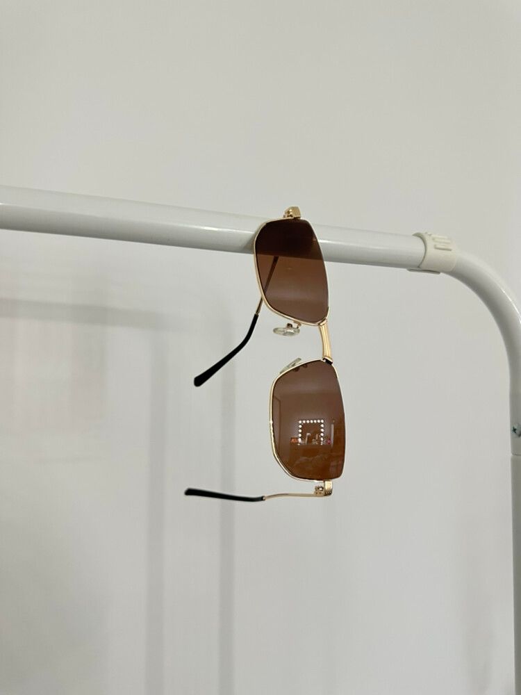 DISSH Sunglasses Gold