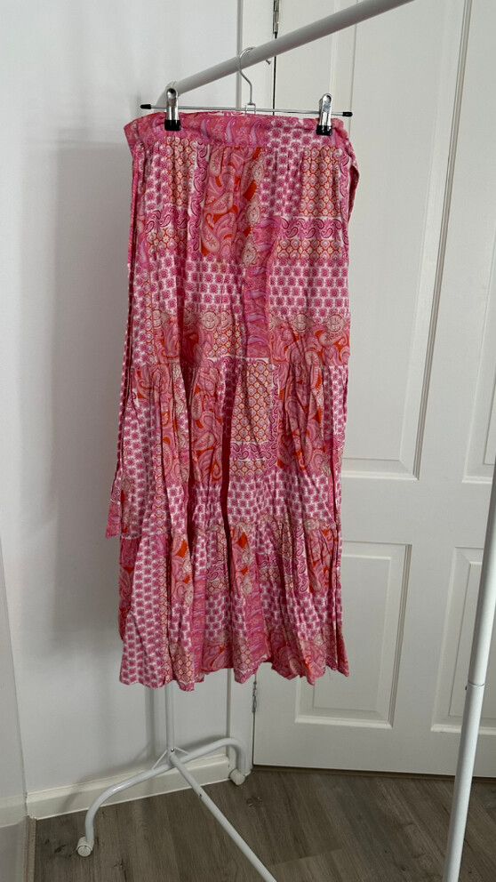 Pink paisley tiered maxi skirt - Wrap style - Size 8