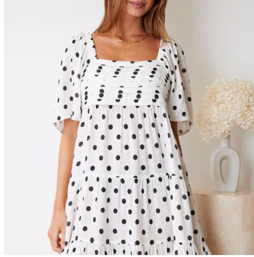 Esther & Co: Jody Dress White Spot Size: XS
