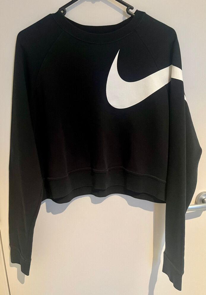nike black crop jumper