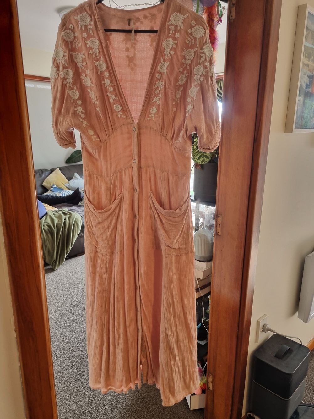Free People - Free People Pink Floral Dress Size S on Designer Wardrobe Free People - Free People Pink Floral Dress Size S on Designer Wardrobe