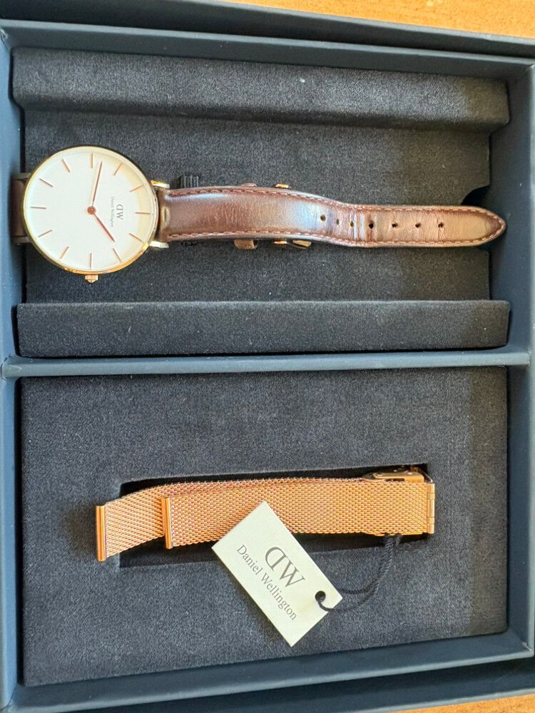 Daniel Wellington Gold Brown Watch