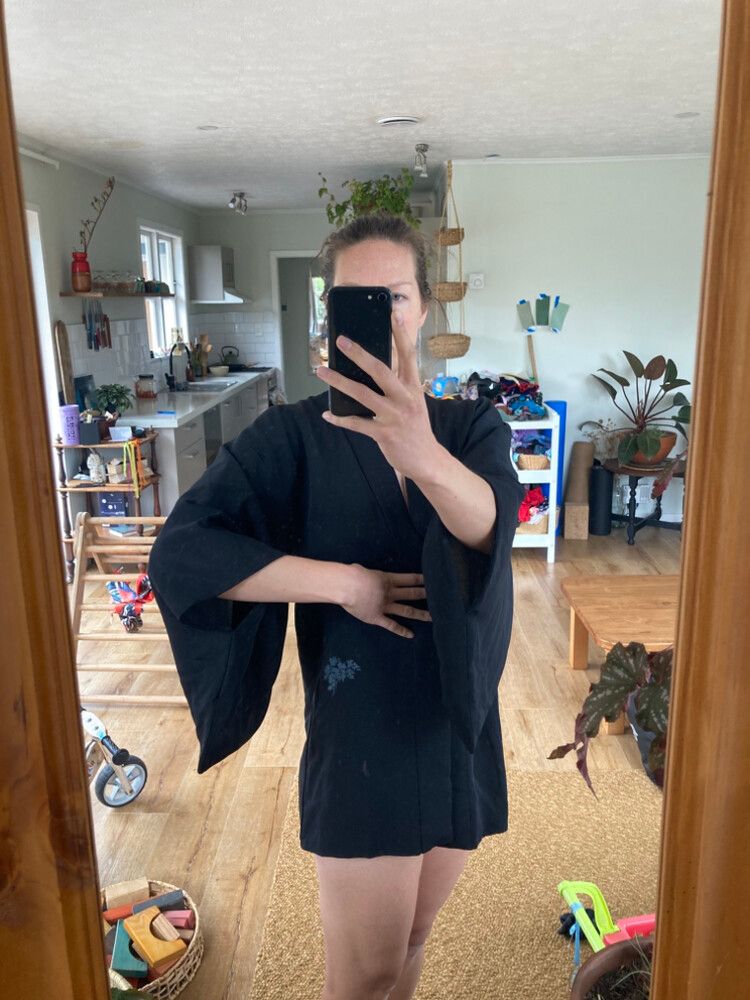 Black kimono with leaf embroidery