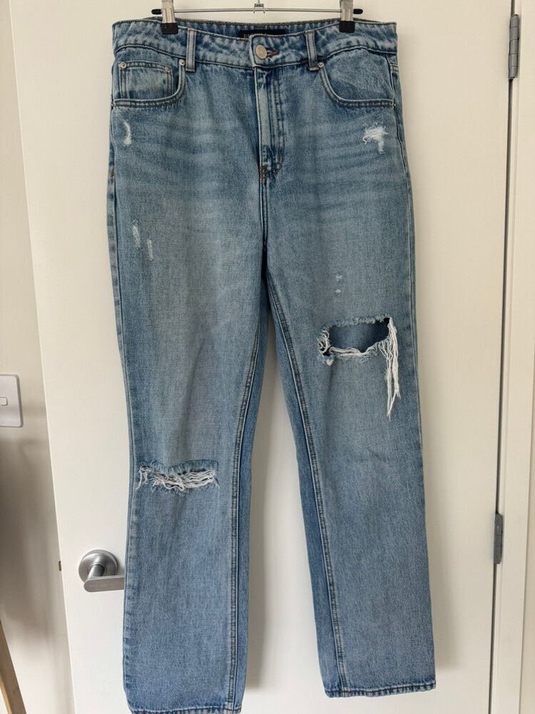 Decjuba Ripped Light Wash Jeans