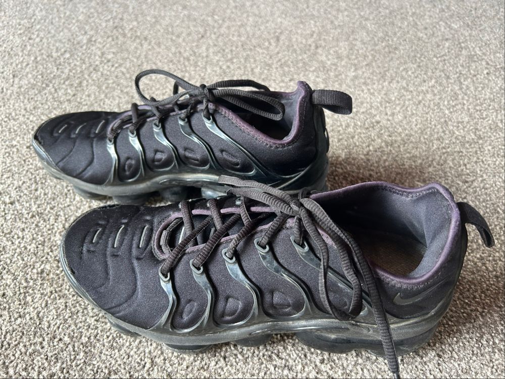 Nike Air VaporMax Plus Triple sneakers