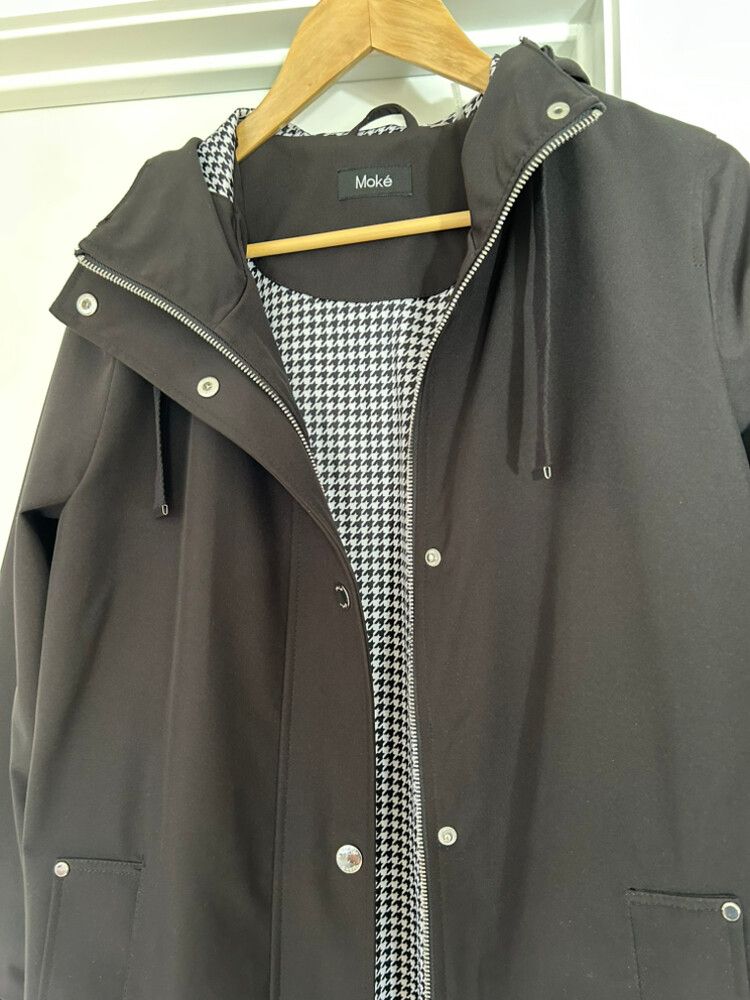 Moké Black Houndstooth Lined Raincoat