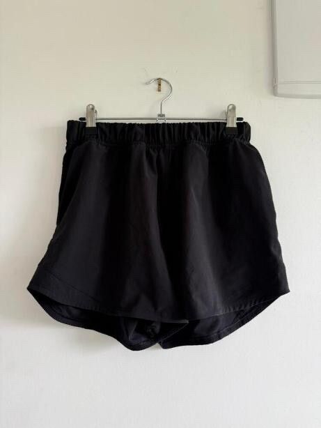 Lululemon Black Lightweight Pull-On Super-High-Rise Short