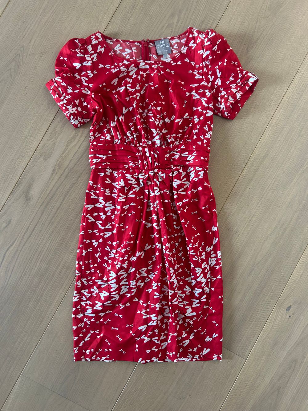 open lace back dress Second-Hand Hi There by Karen Walker Bright Red Florally Embossed Dress  Size 10 – SwapUp main image 0