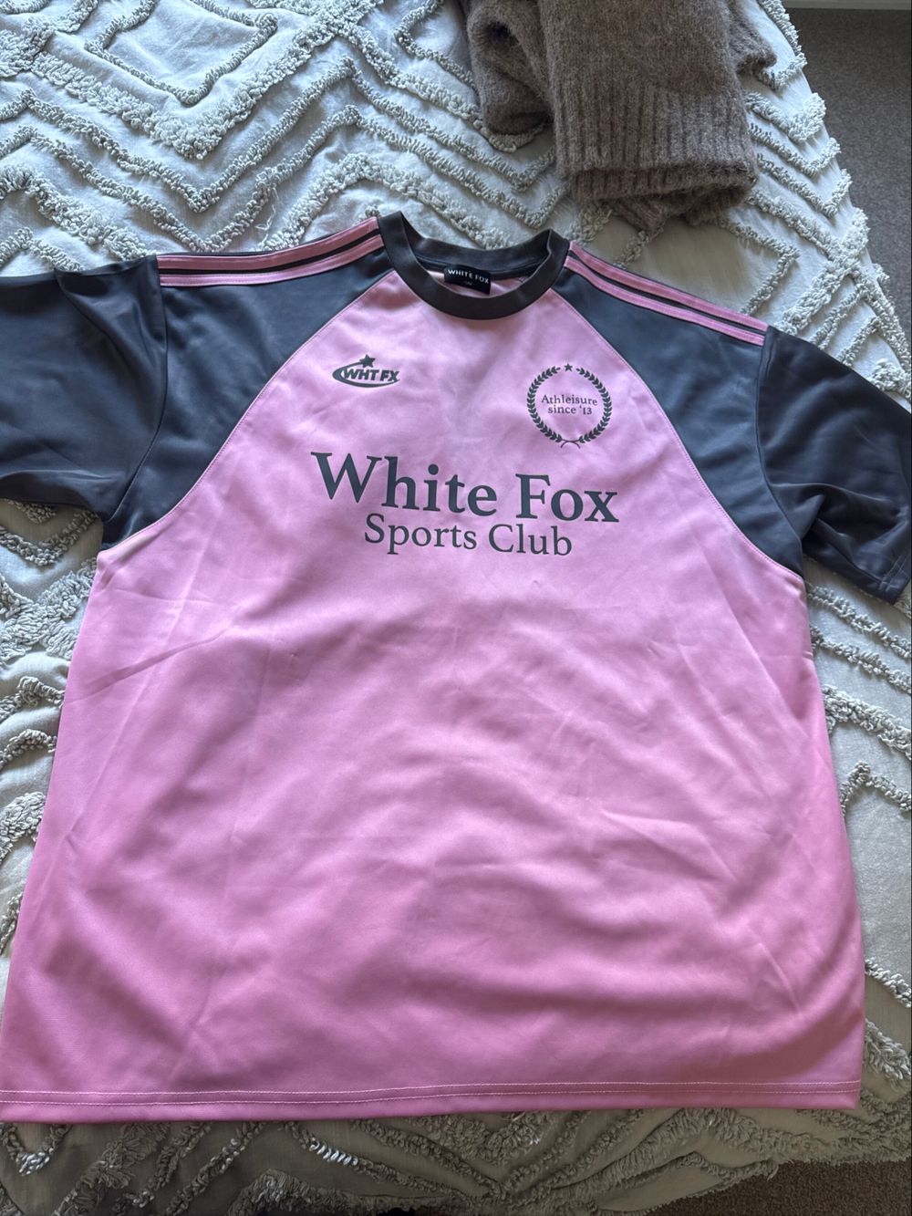 White fox tee