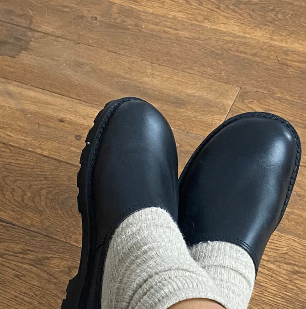 McKindlays x Commonplace Anderson slides