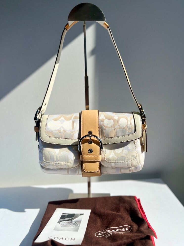 Coach  Y2K Soho Signature Shoulder bag in Excellent Condition