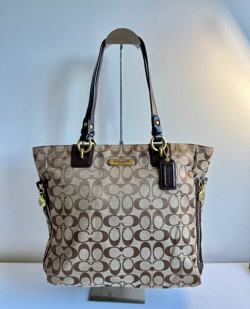Authentic Coach Gallery Signature NS Zip Tote