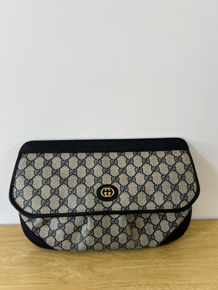 Authentic Vintage 1980s Gucci Monogram Clutch