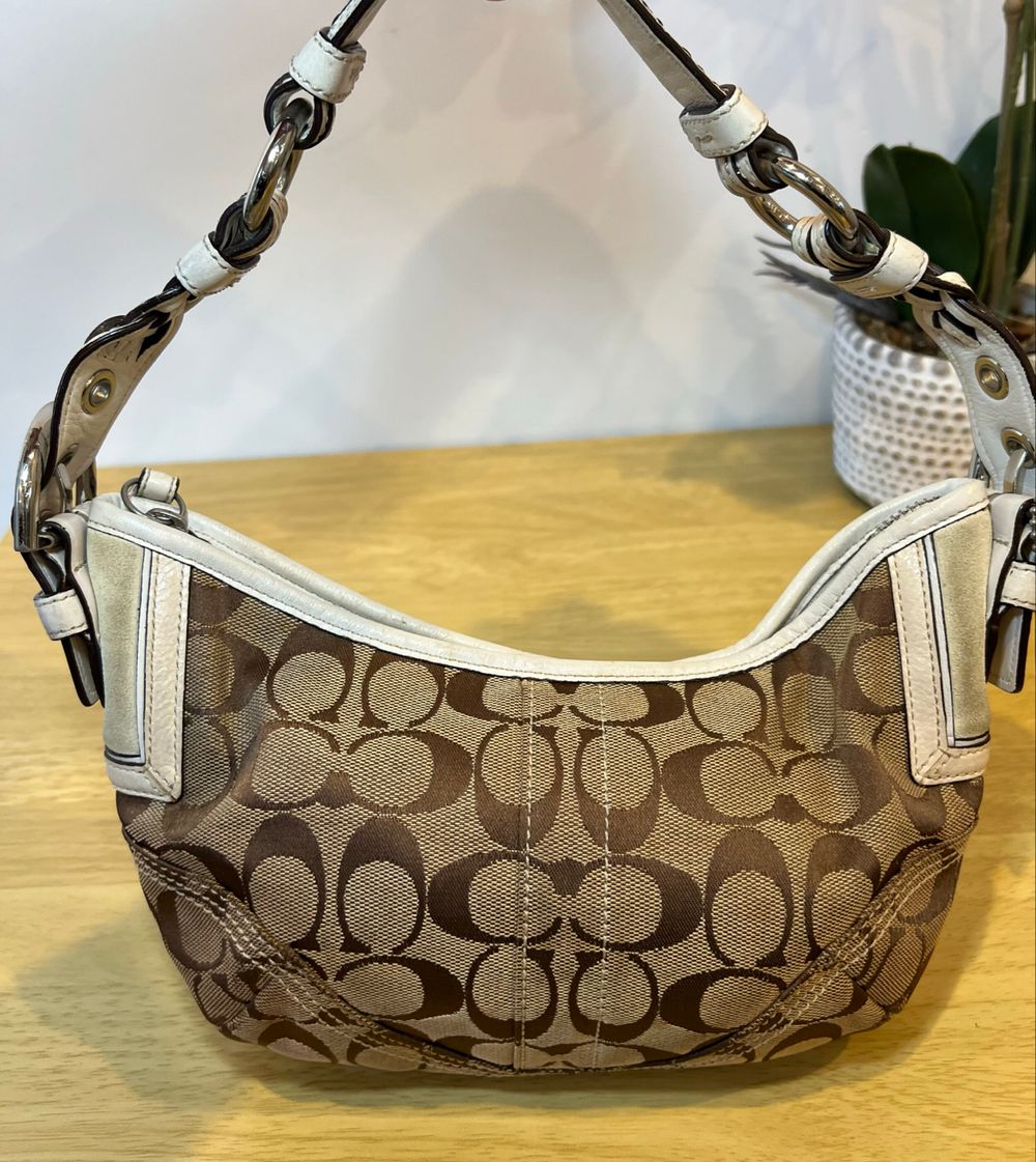 バッグ Vintage Coach Small Hobo Shoulder Bag Coach - Authentic Vintage coach soho Small Hobo on Designer Wardrobe