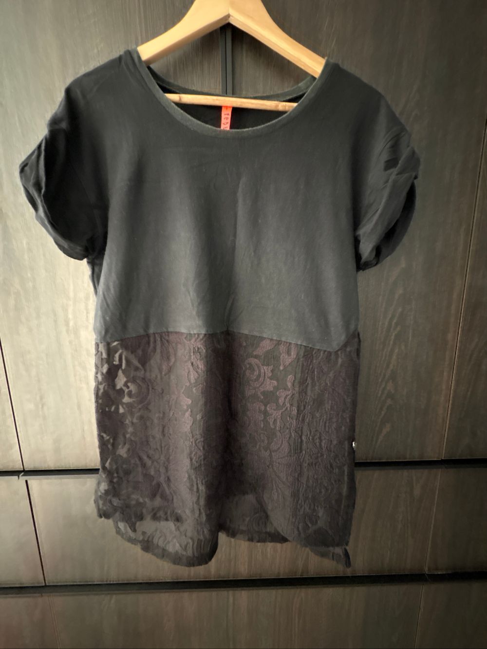 Federation Black Lace T-Shirt Size M