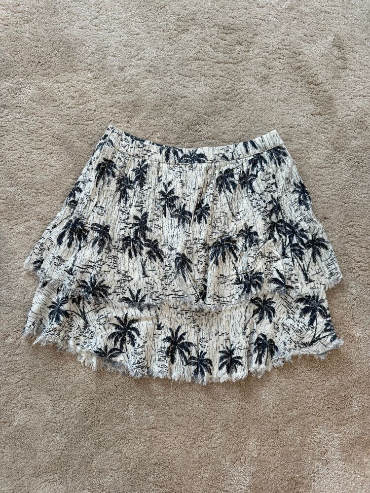 WORN ONCE Rip Curl Skirt Size L