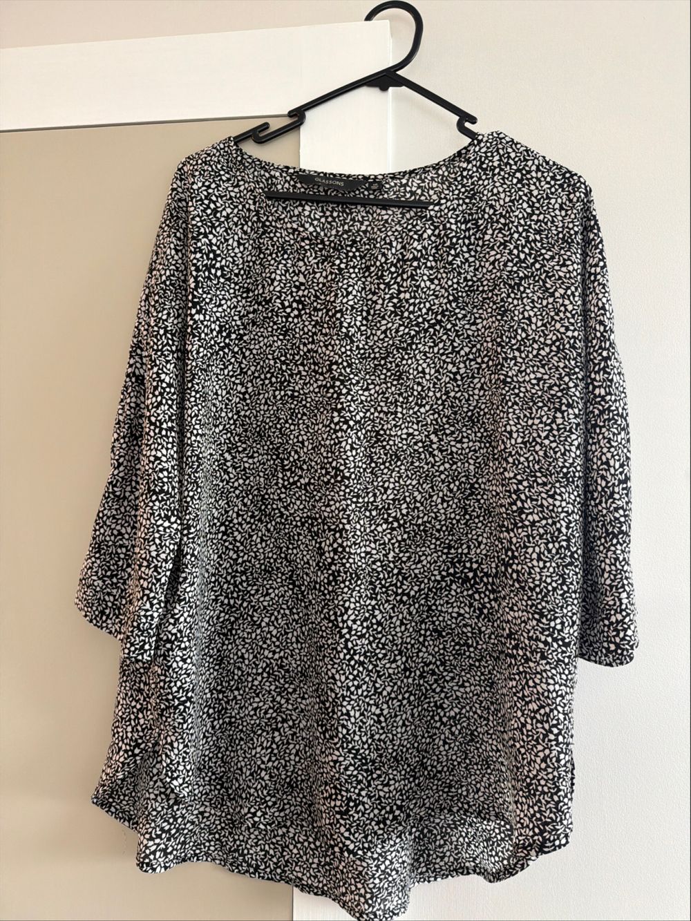 Glassons Black and White Printed Blouse