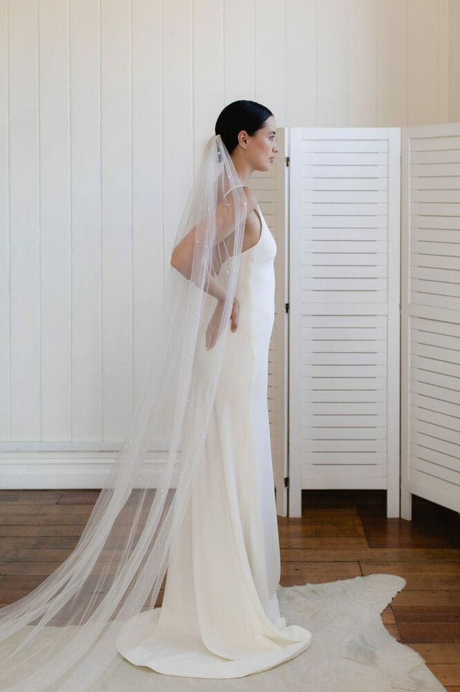 Pearl Minimalist Single Tier Veil