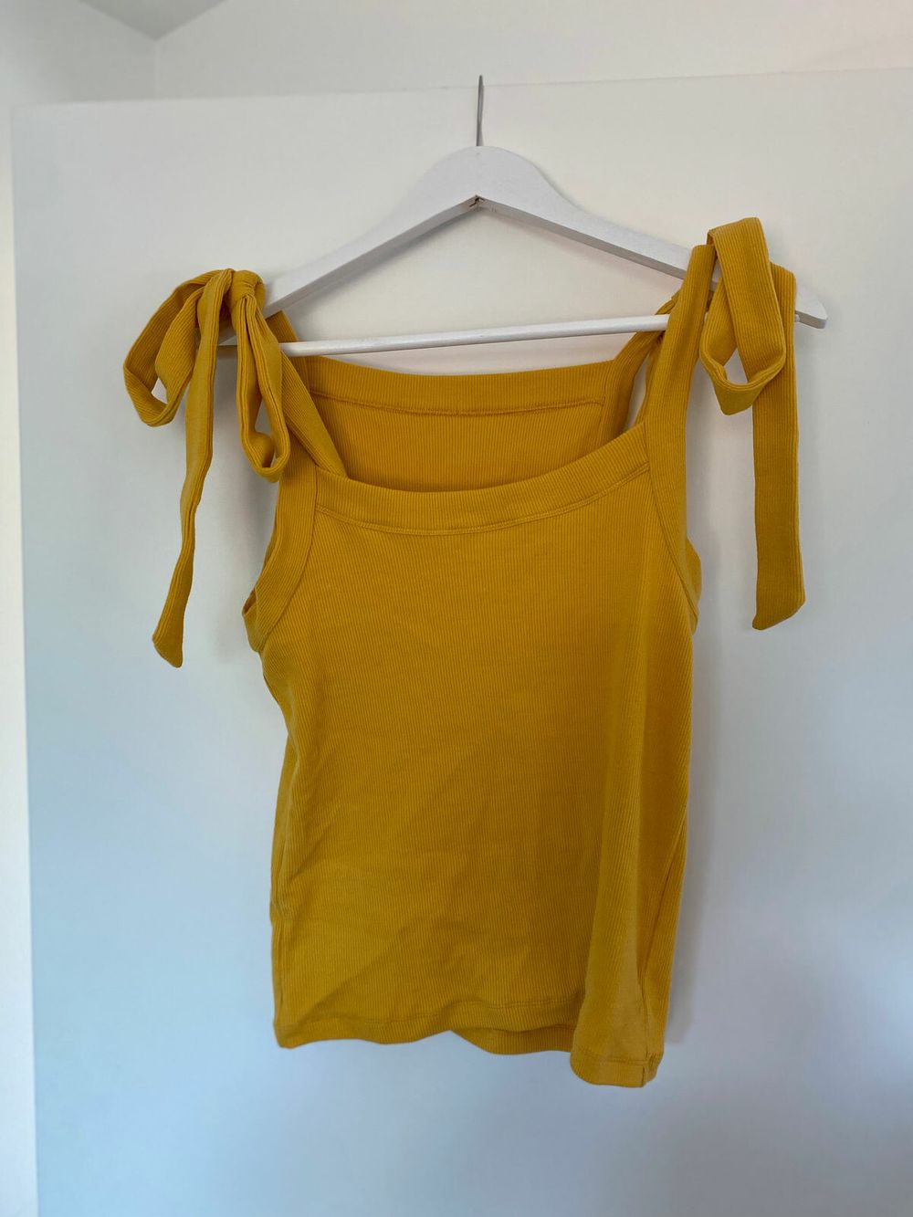 Yellow tie shoulder singlet