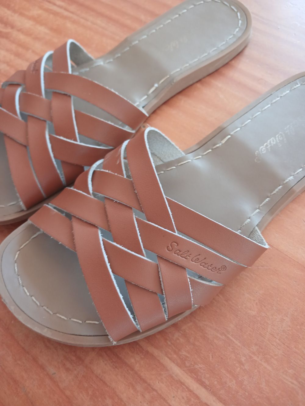 Saltwater Sandals retro tan slides