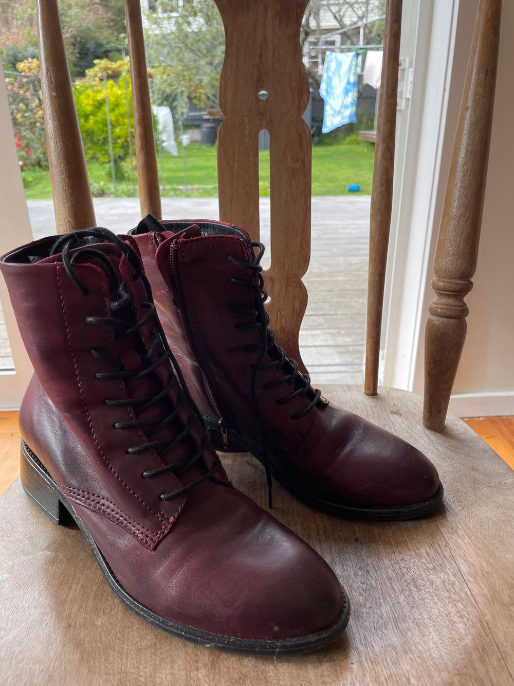 Eos boots - size 38