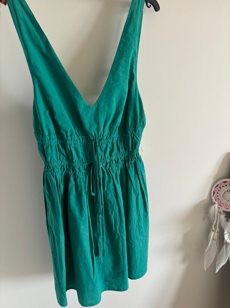 lulu and rose green dress Lulu & Rose Yvette Midi Dress Emerald main image 1