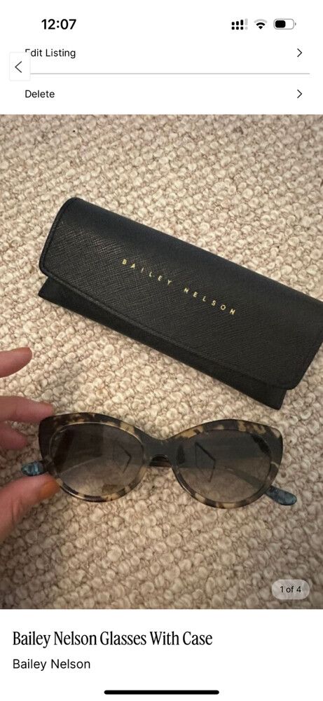 Bailey Nelson Glasses With Case