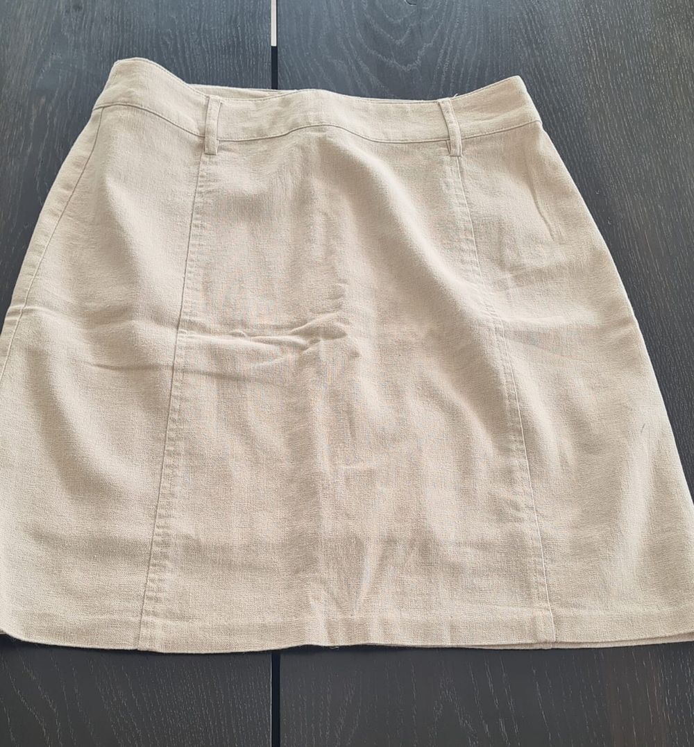 Max Linen Skirt