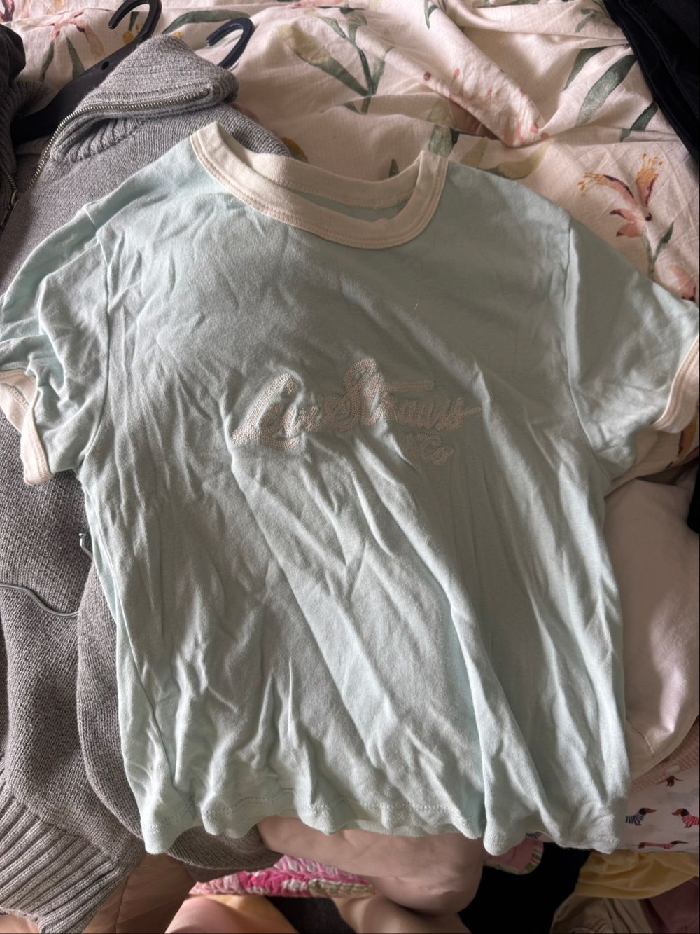 Levi’s baby tee