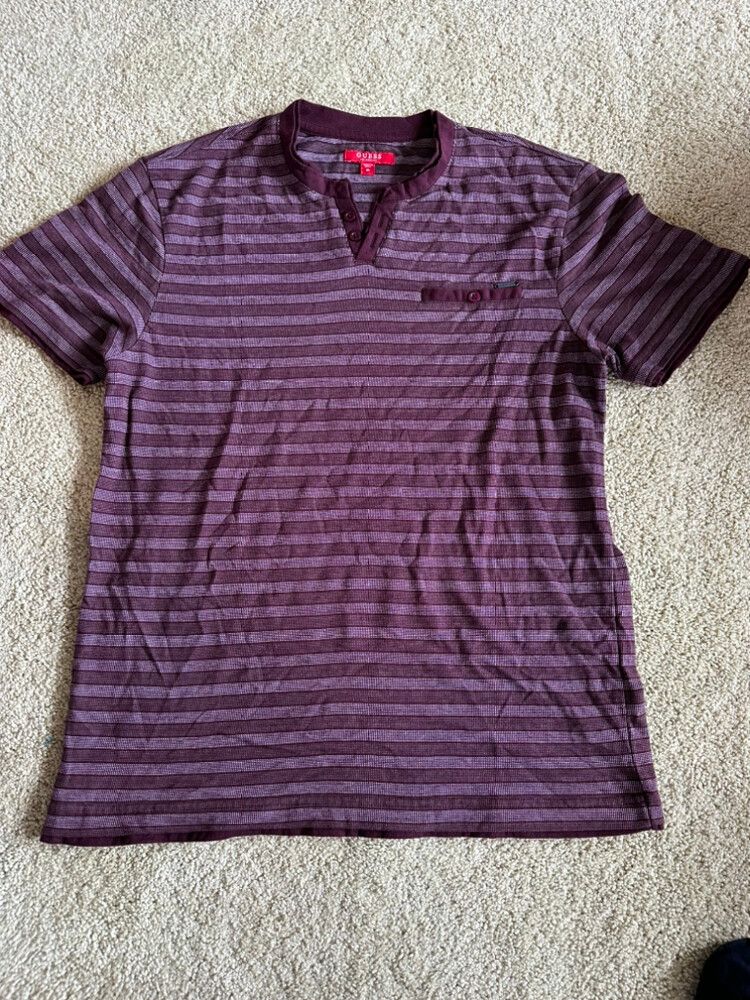 Guess T-shirt