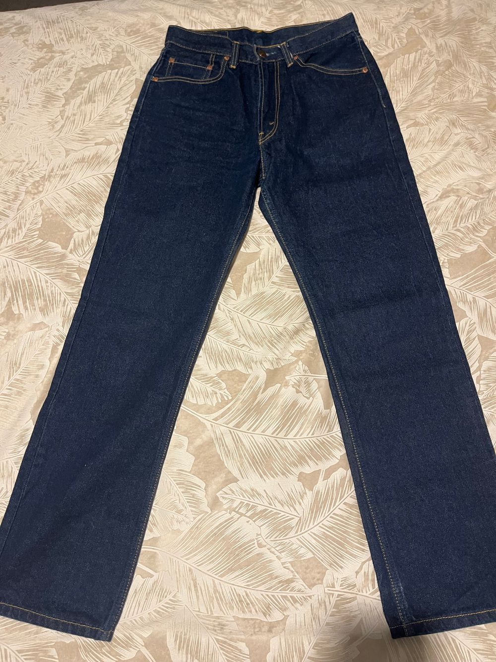 Levis dark wash jeans