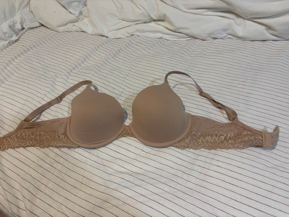 32DD, 10DD calvin klein Bra
