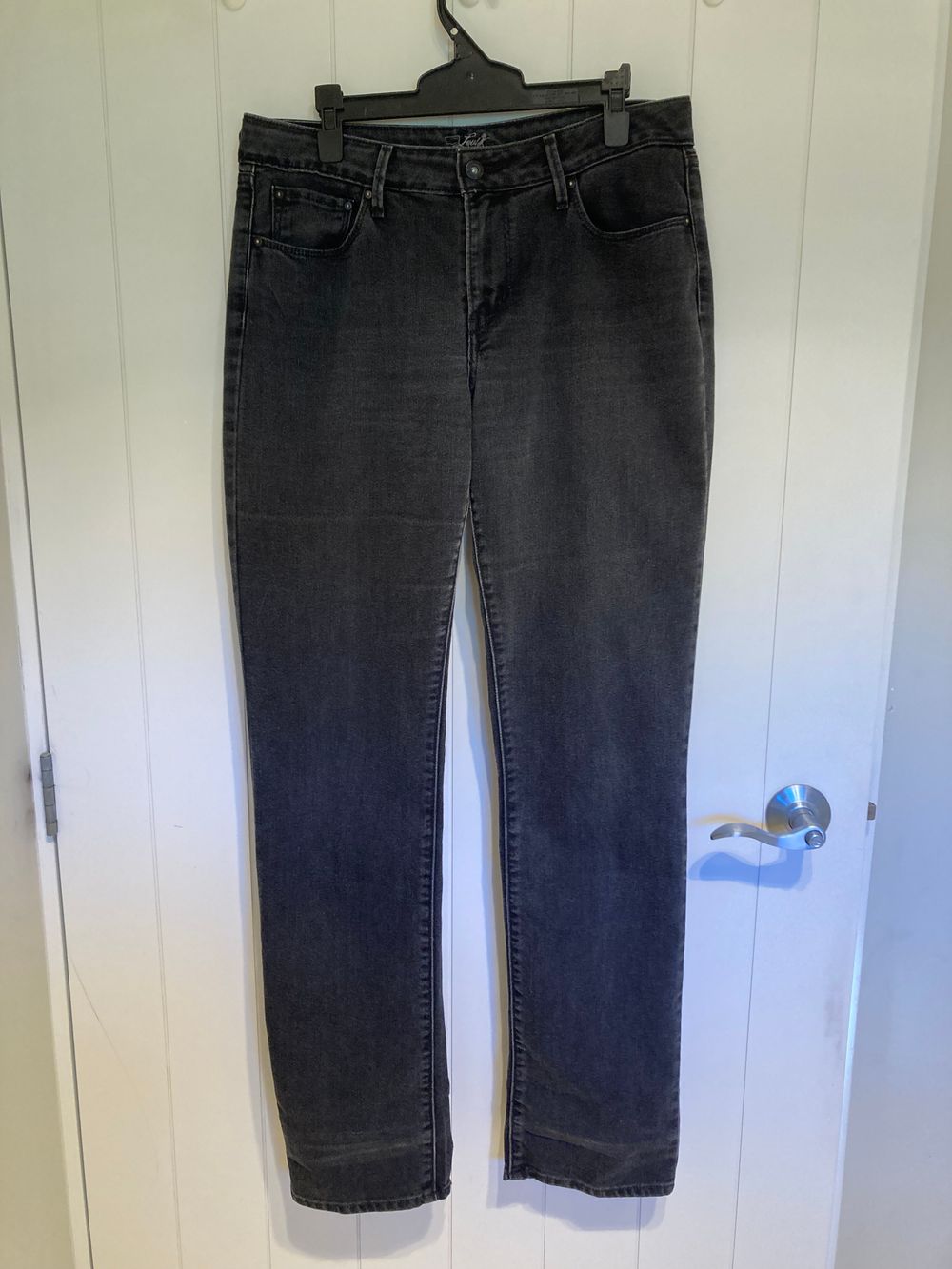 LEVIS JEANS - LADIES BOLD CURVE CLASSIC/SLIM LEG - WASHED BLACK - SIZE W32 L34