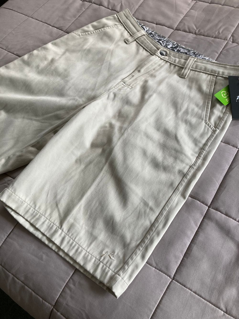 RUSTY - MENS SHORTS - OATMEAL COLOUR - SIZE 32