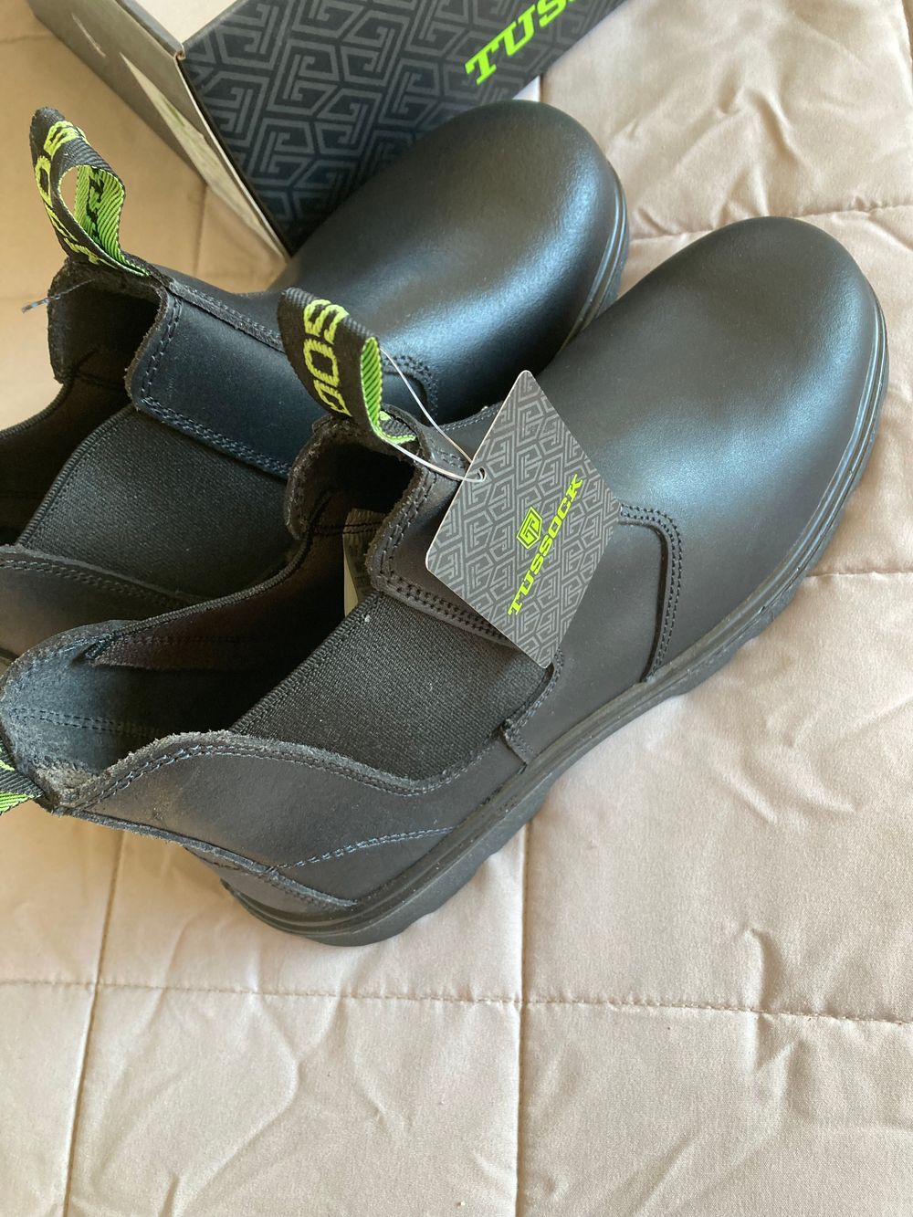 BENCHMARK 'TUSSOCK' MENS WORK BOOTS - BLACK LEATHER/STEEL TOECAP - SIZE 9/43